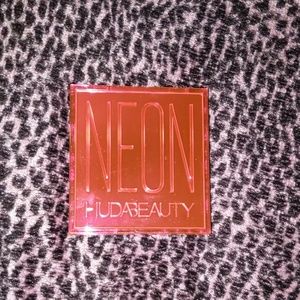 Neon Huda beauty